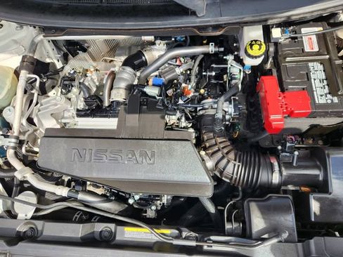 Used 2024 Nissan Rogue S image 30