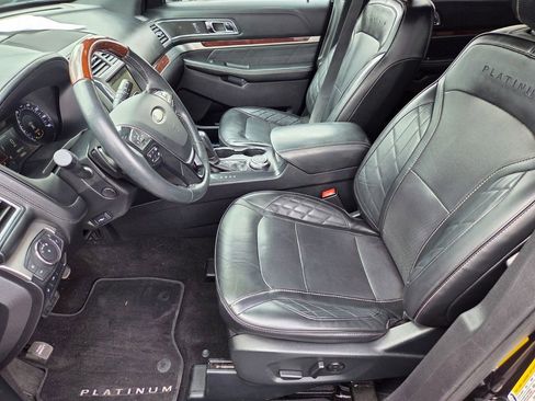 Used 2019 Ford Explorer Platinum AWD/4WD image 10