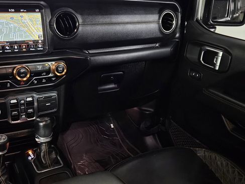 Used 2023 Jeep Wrangler Unlimited Sahara AWD/4WD image 9