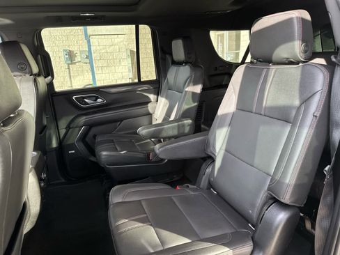 Used 2022 Chevrolet Suburban RST image 18