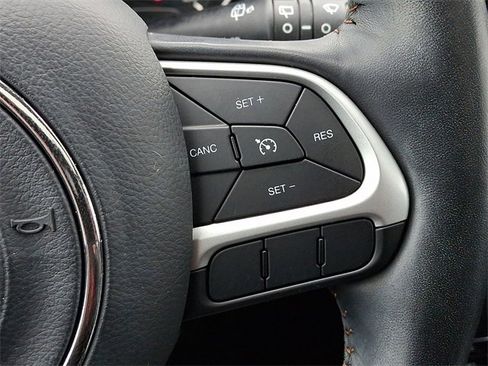 Used 2020 Jeep Compass Limited image 23