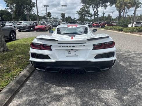 Used 2025 Chevrolet Corvette Z06 RWD image 4