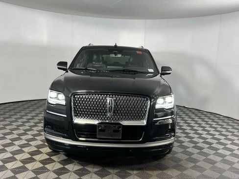 Used 2024 Lincoln Navigator Reserve image 11