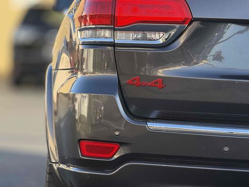 Used 2019 Jeep Grand Cherokee Overland RWD image 13