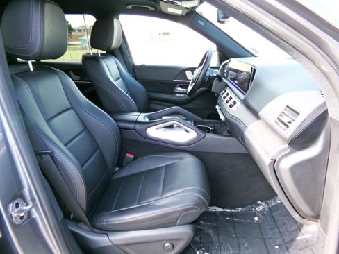Used 2021 Mercedes-Benz GLS 450 4MATIC image 17