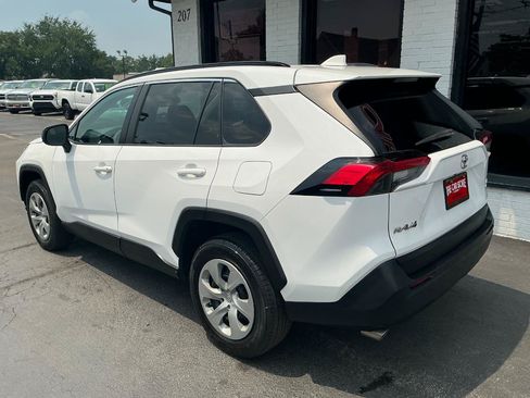Used 2021 Toyota RAV4 LE AWD/4WD image 5
