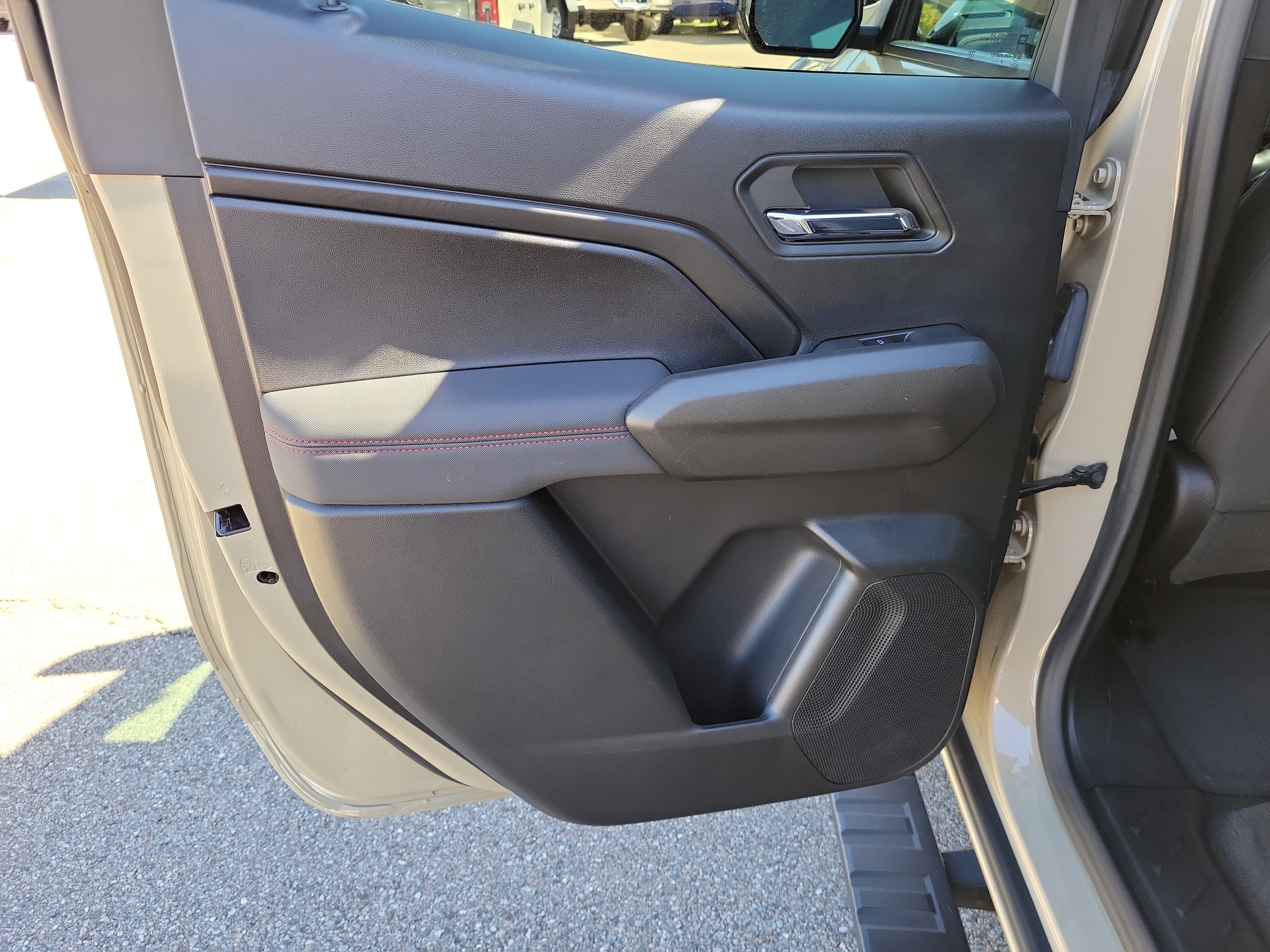 Used 2023 Chevrolet Colorado Z71 w/ Z71 Convenience Package 2 AWD/4WD image 13
