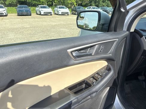 Used 2018 Ford Edge SEL w/ Equipment Group 201A FWD image 18