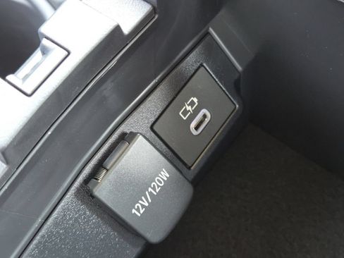 Used 2025 Toyota Corolla LE FWD image 11
