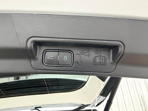 Used 2025 Ford Explorer Platinum w/ Ultimate Package AWD/4WD image 34