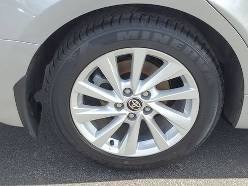 Used 2024 Toyota Camry SE image 5