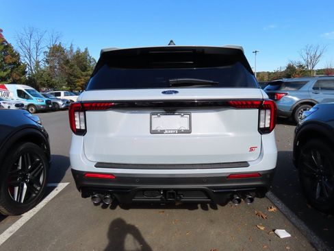 New 2026 Ford Explorer ST w/ Sun And Sound Package image 6