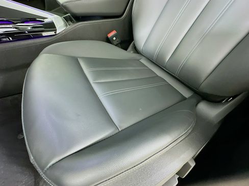 Used 2025 Audi Q5 Premium w/ Convenience Package AWD/4WD image 37