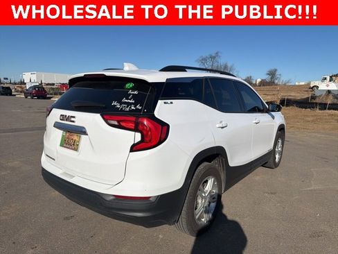 Used 2018 GMC Terrain SLE w/ Driver Convenience Package image 3