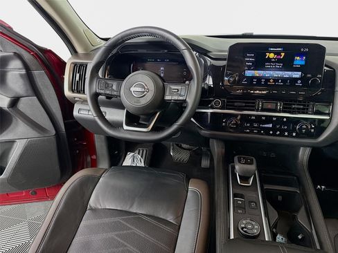 Used 2023 Nissan Pathfinder Platinum AWD/4WD image 25