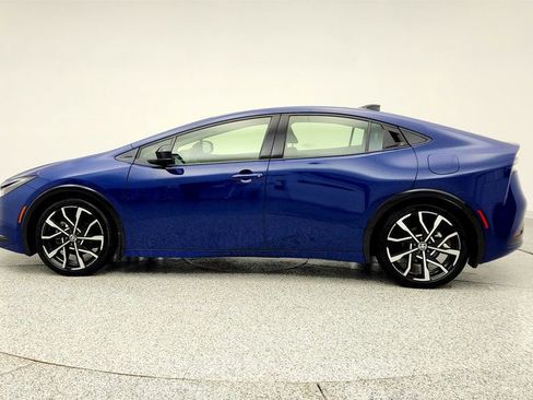 Used 2025 Toyota Prius Plug-In Hybrid FWD image 8
