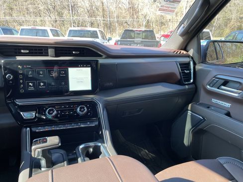 Used 2024 GMC Sierra 1500 Denali w/ Technology Package image 24