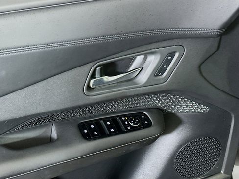 Used 2023 Nissan Ariya FWD image 15