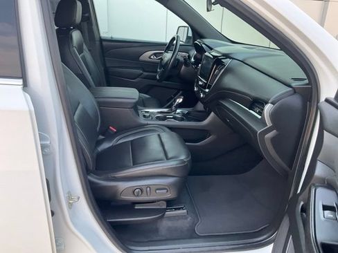 Used 2023 Chevrolet Traverse LT FWD image 33