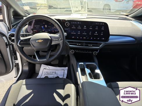 Used 2025 Chevrolet Equinox EV LT w/ LPO, Blackout Package AWD/4WD image 12