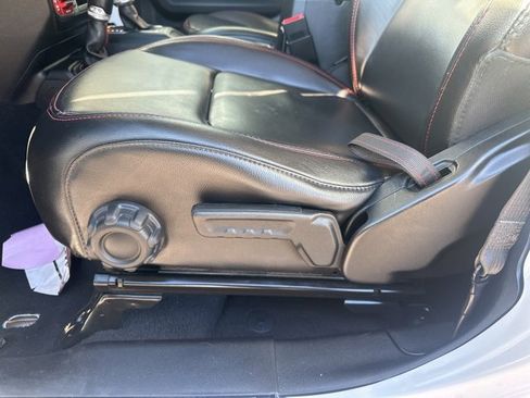 Used 2020 Jeep Wrangler Unlimited Rubicon w/ Dual Top Group image 21