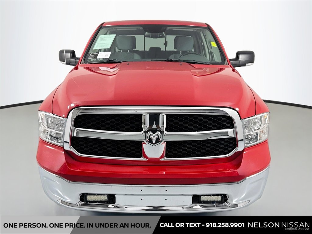 Used 2019 RAM 1500 Classic SLT w/ Luxury Group AWD/4WD image 2