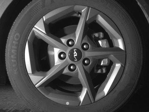 Used 2025 Kia K4 FWD image 13