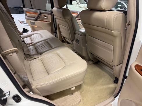 Used 2004 Lexus LX 470 image 22