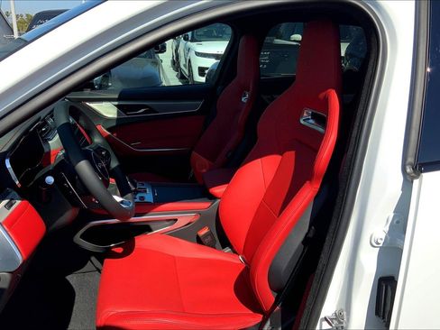 New 2026 Jaguar F-PACE R-Dynamic S image 5