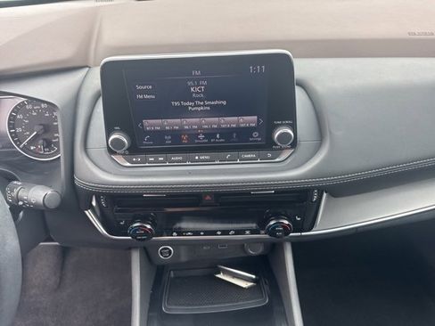 Used 2023 Nissan Rogue SV w/ SV Premium Package image 13