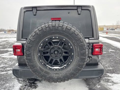 Used 2019 Jeep Wrangler Unlimited Sahara image 5