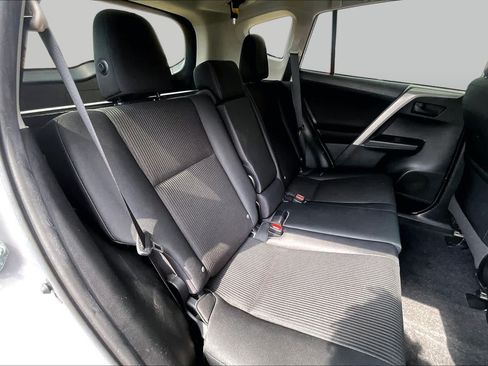 Used 2017 Toyota RAV4 LE FWD image 21