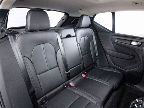 Certified 2025 Volvo XC40 B5 Plus image 24