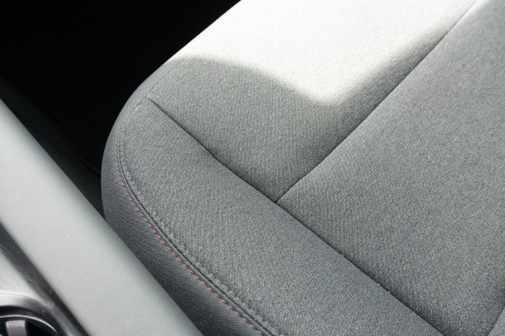 Used 2025 Ford Explorer Active RWD image 28