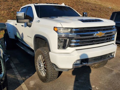 Used 2021 Chevrolet Silverado 3500 High Country image 2