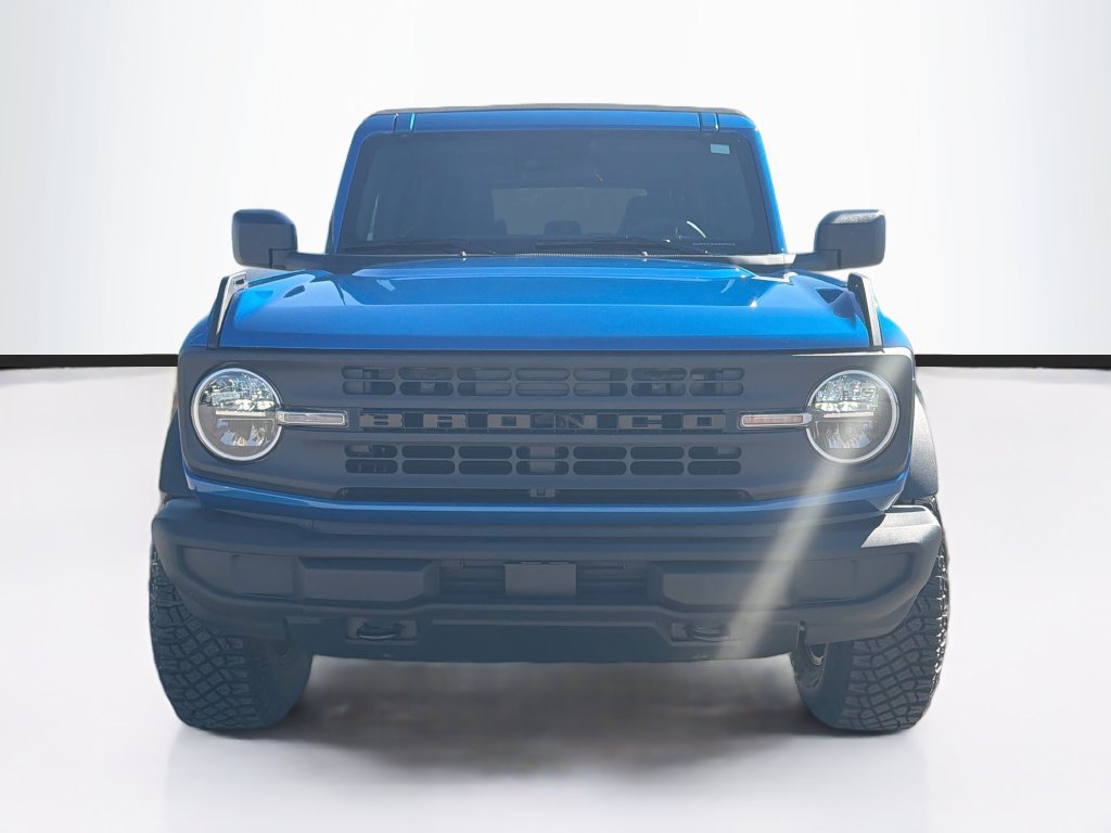 Used 2023 Ford Bronco 4-Door AWD/4WD image 2