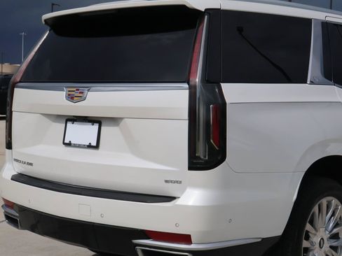 Certified 2024 Cadillac Escalade Premium Luxury RWD image 11