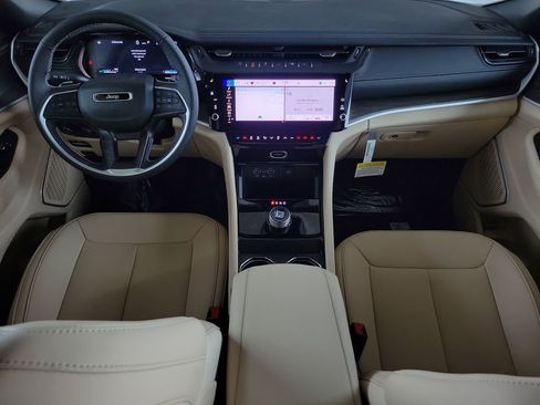 New 2026 Jeep Grand Cherokee Limited RWD image 11