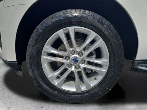 Used 2022 Ford Expedition XLT AWD/4WD image 32