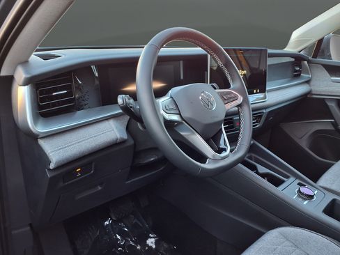 Used 2026 Volkswagen Tiguan S FWD image 22