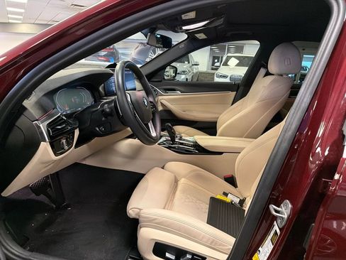 Used 2023 BMW 530i w/ Premium Package RWD image 7