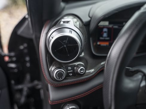 Certified 2018 Ferrari GTC4Lusso image 40