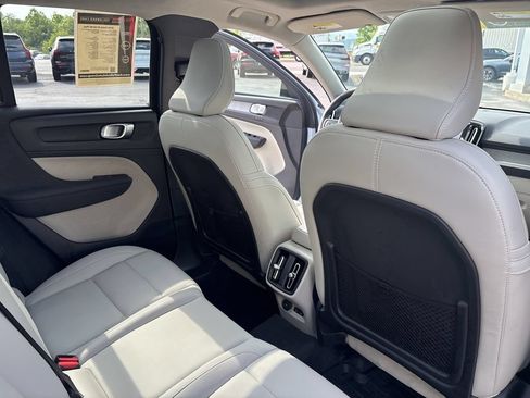 Certified 2026 Volvo XC40 B5 Plus AWD/4WD image 37