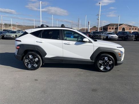 Used 2024 Hyundai Kona SEL image 9
