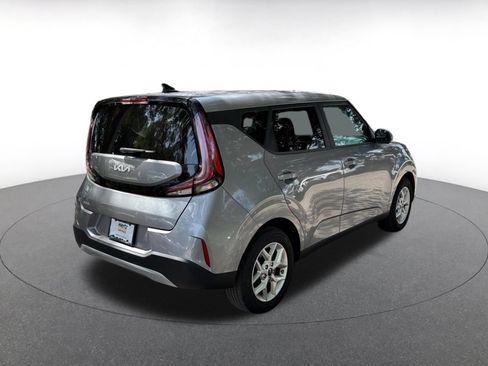Used 2025 Kia Soul LX w/ LX Technology Package FWD image 7