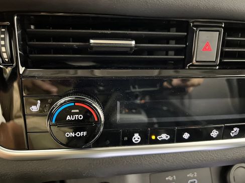 Used 2026 Nissan Rogue SL AWD/4WD image 46