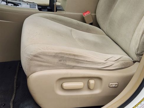 Used 2012 Toyota Highlander FWD image 22