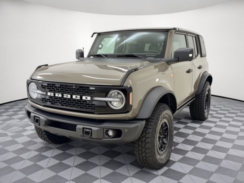 Used 2025 Ford Bronco Badlands AWD/4WD image 12