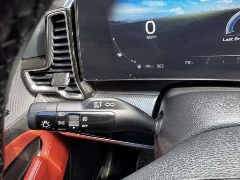 Used 2024 Kia Sportage SX image 22