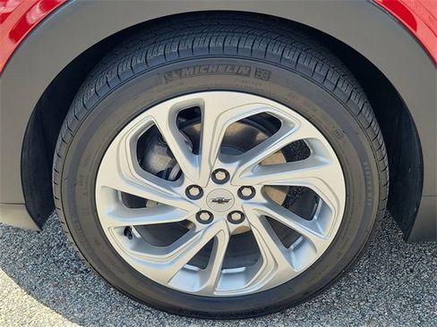 Certified 2023 Chevrolet Bolt EUV LT w/ Driver Confidence Package image 7